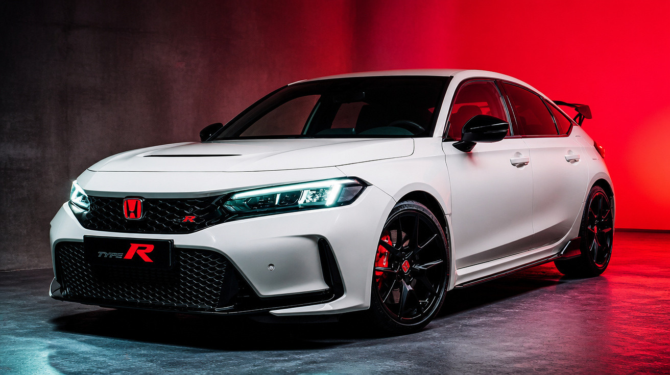 Carro esportivo branco Honda Type R em estúdio com luz vermelha ao fundo, visão frontal lateral direita.